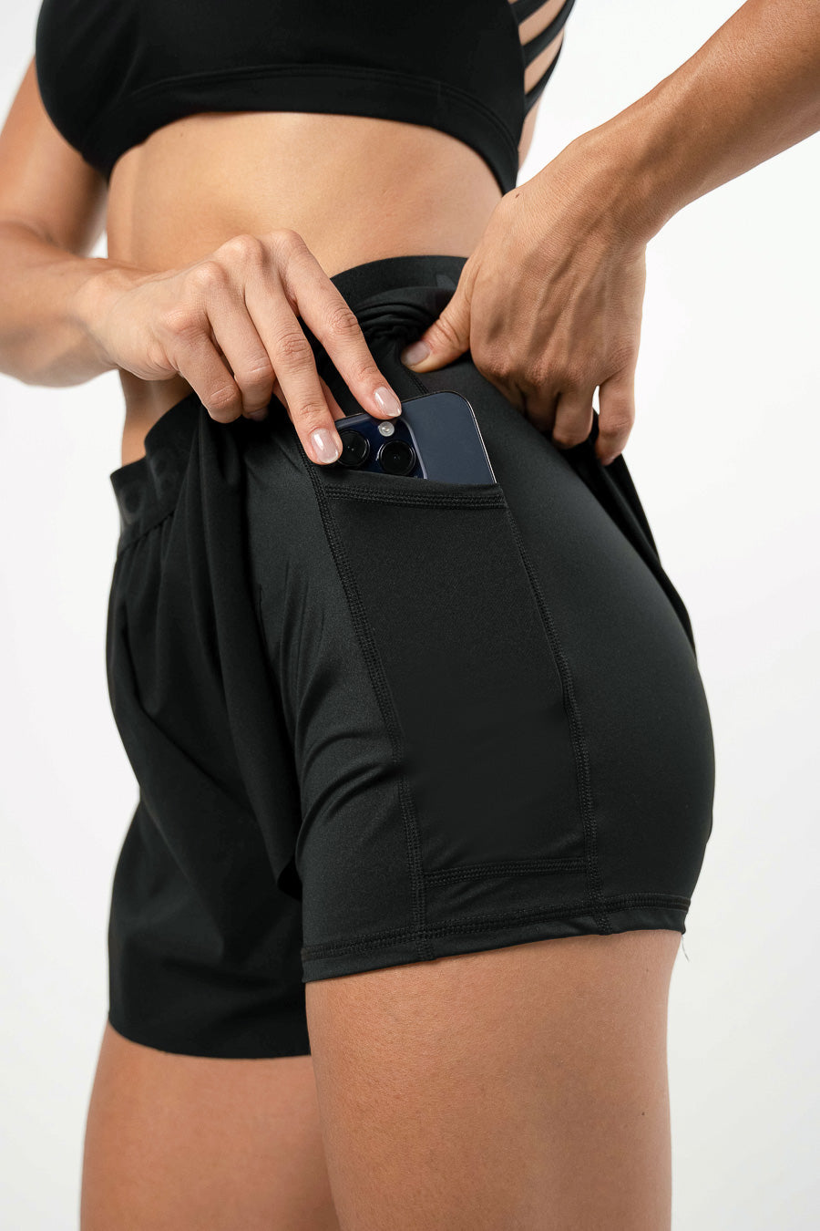 BLACK PERFORMANCE RUNNING SHORTS