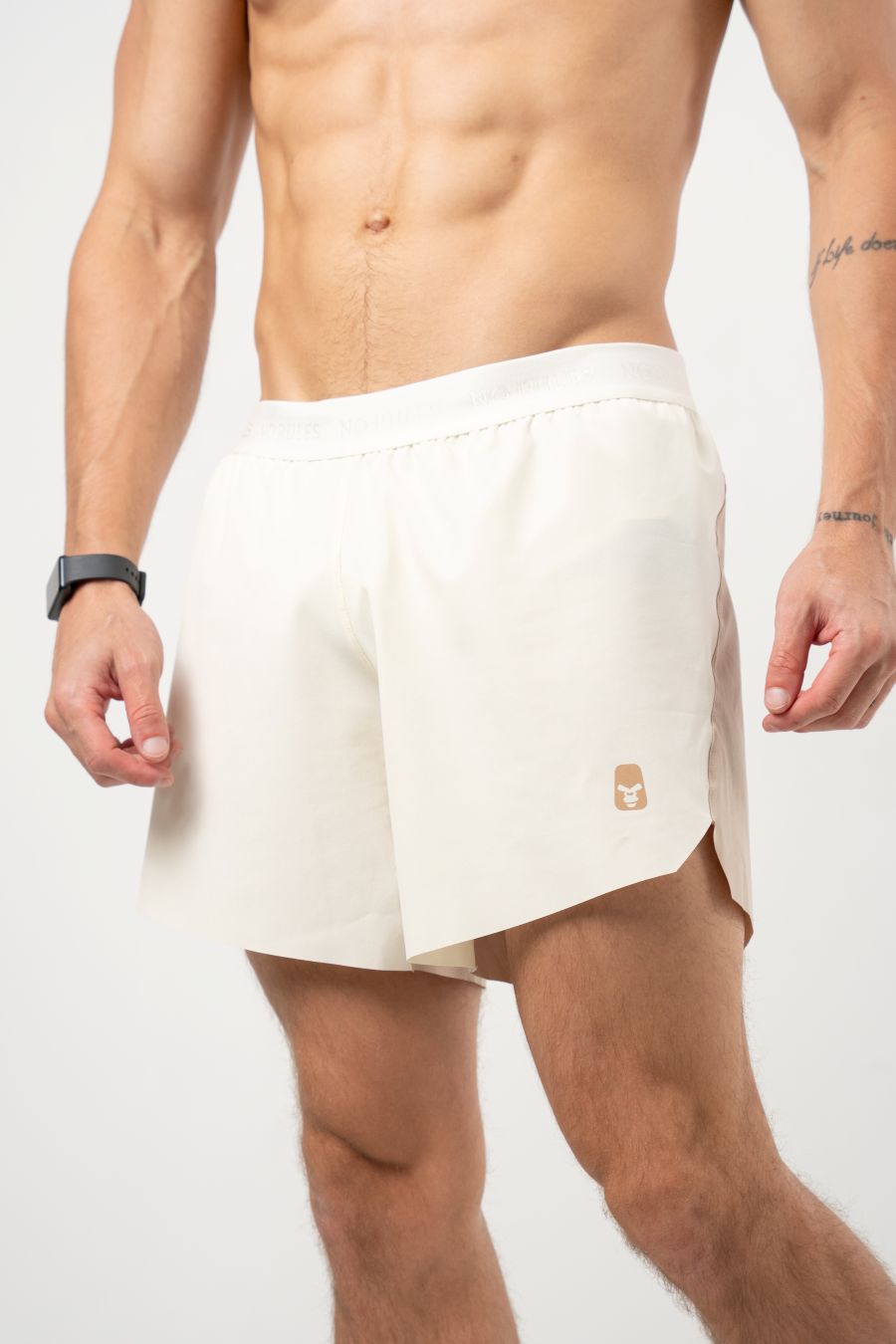 Running Pro Retro Cream Shorts