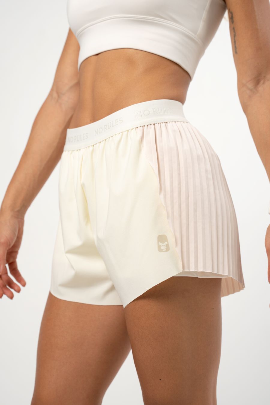 Running Performance Cream Shorts